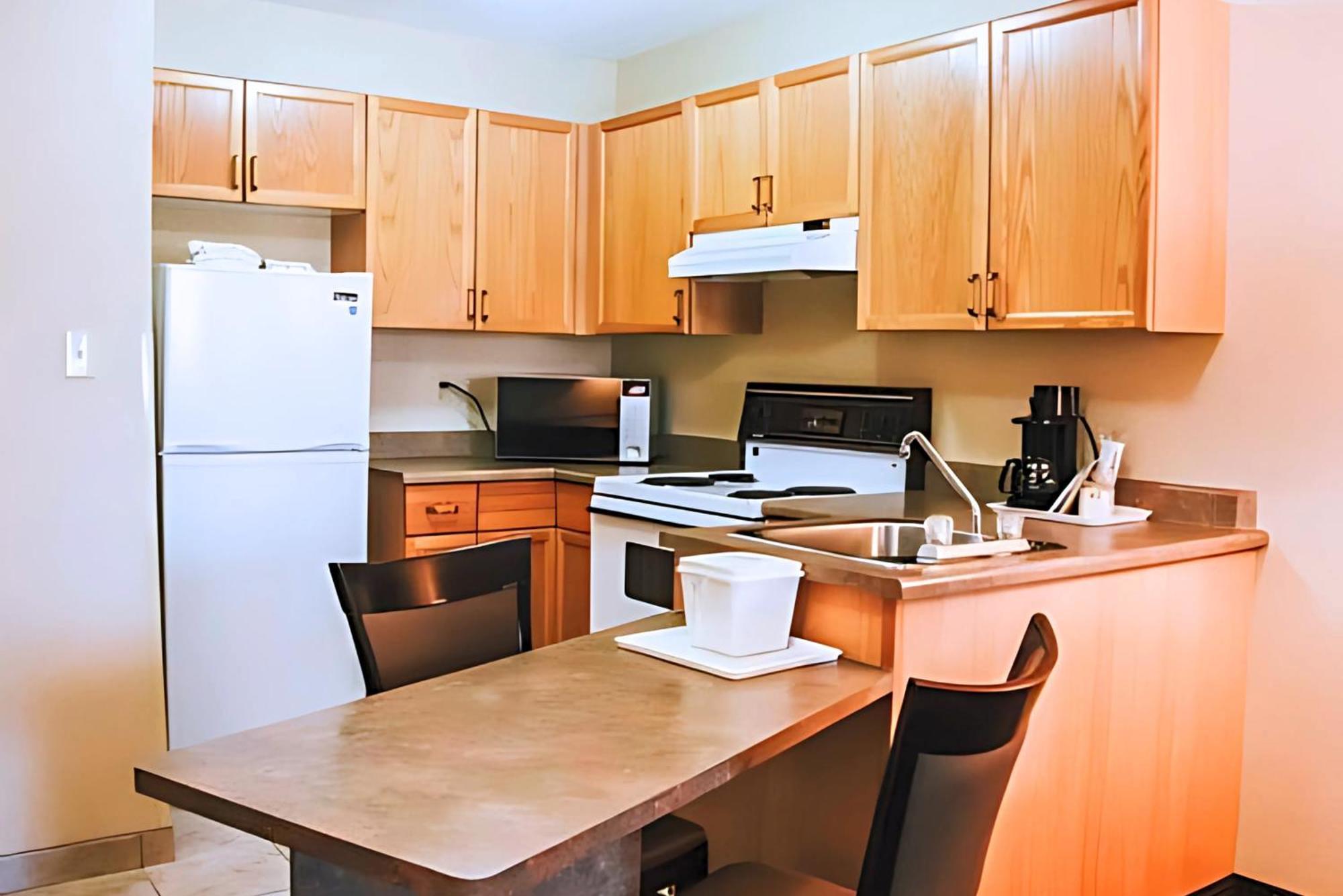 Stony Plain Inn & Suites Kültér fotó