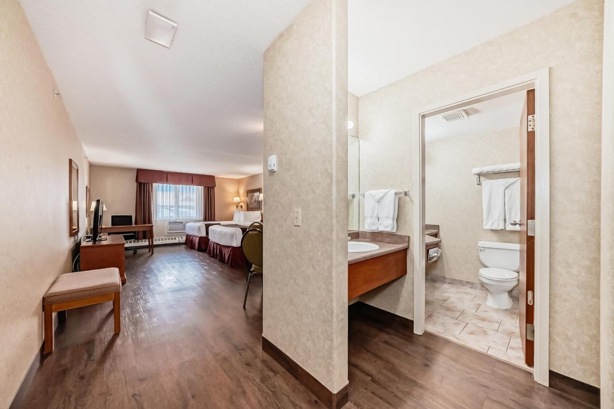 Stony Plain Inn & Suites Kültér fotó