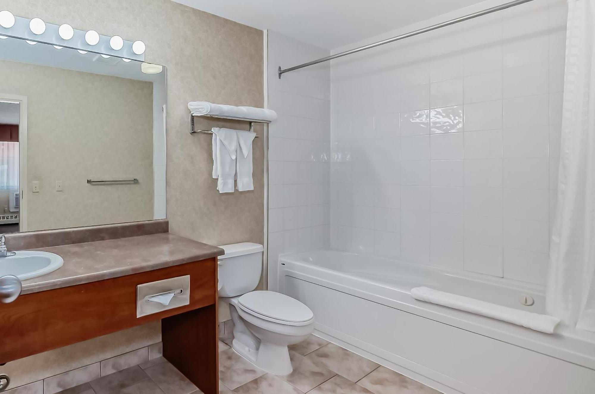 Stony Plain Inn & Suites Kültér fotó