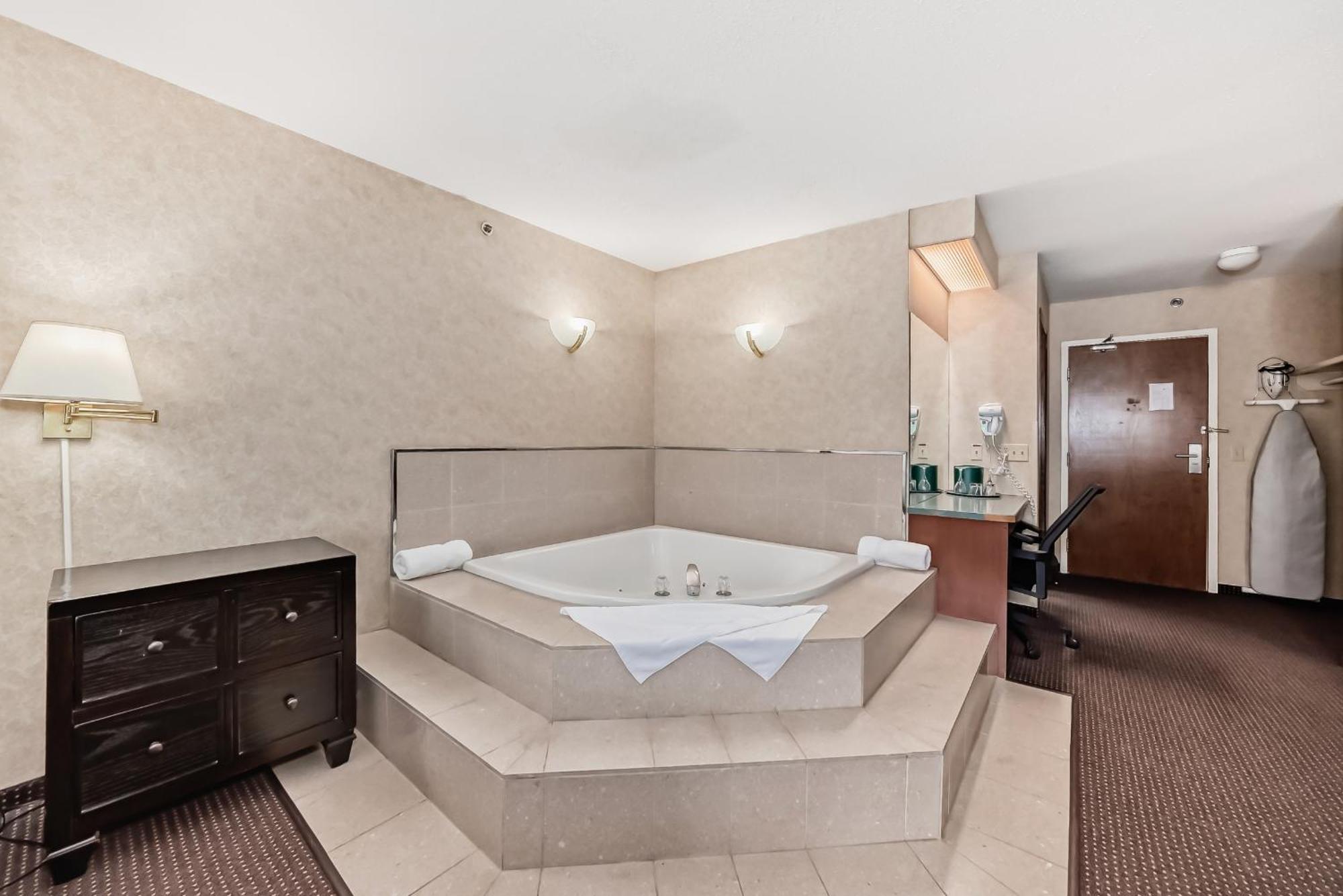 Stony Plain Inn & Suites Kültér fotó