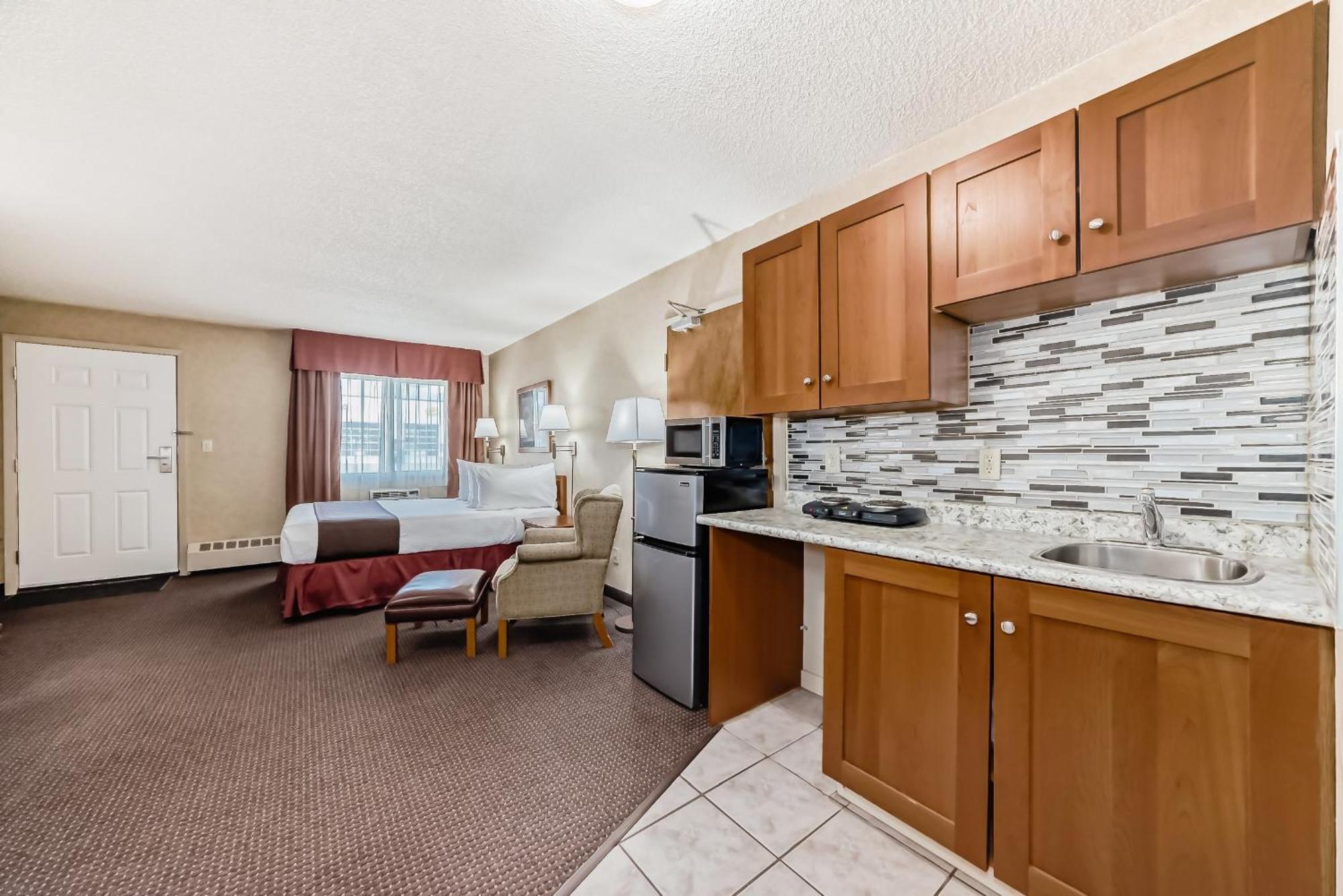 Stony Plain Inn & Suites Kültér fotó