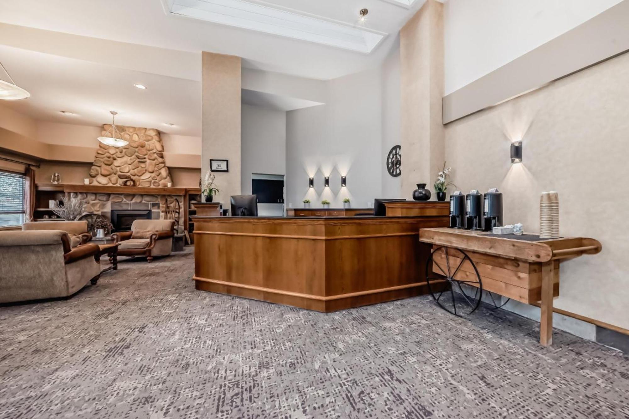 Stony Plain Inn & Suites Kültér fotó