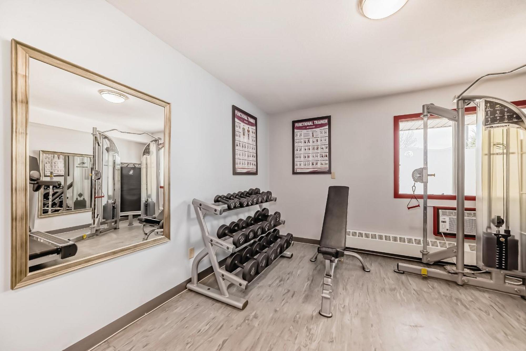 Stony Plain Inn & Suites Kültér fotó