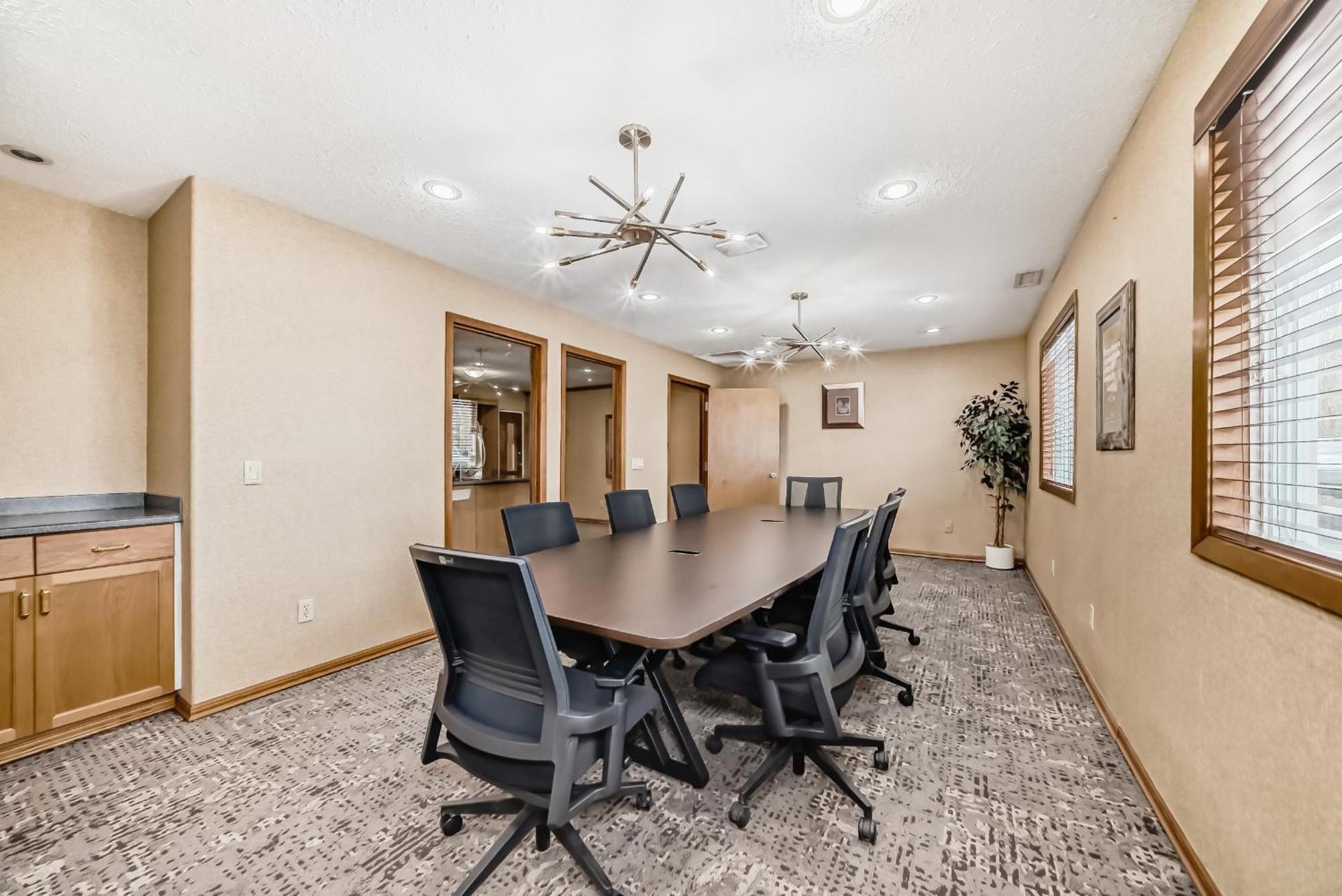 Stony Plain Inn & Suites Kültér fotó